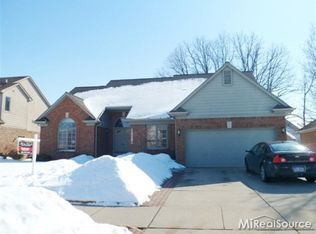 20294 Windemere Dr, Macomb, MI 48044