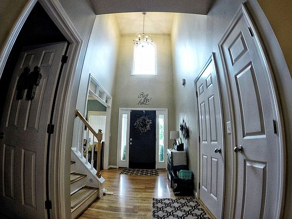 Entryway (facing front door)