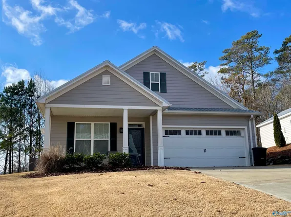 1005 Laurinda Ln, Guntersville, AL 35976