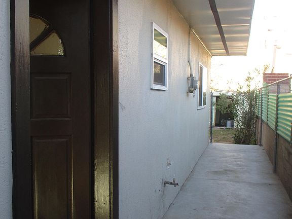 2nd image of 621 Medina St #B