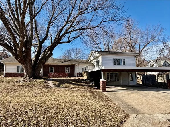 1802 Main St, Saint Joseph, MO 64505