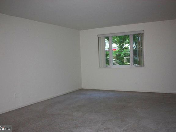 3rd image of 9840 Hollow Glen Pl #2546