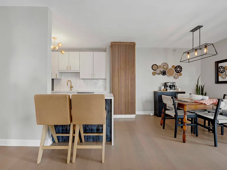 630 N State St #2208 — Photo 17