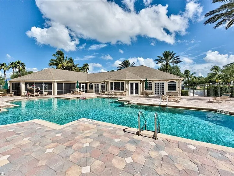 8207 Ibis Cove Cir #S — Photo 31