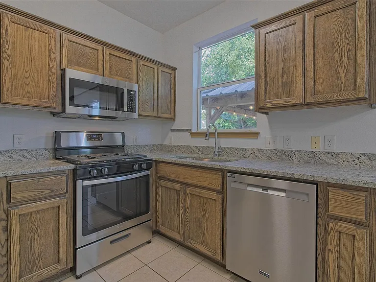 2903 Whisper Oaks Ln #A — Photo 15