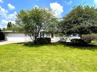 2436 Warbler Dr, Green Bay, WI 54303