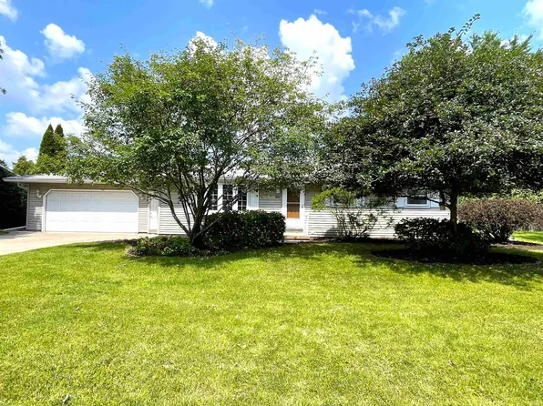 2436 Warbler Dr, Green Bay, WI 54303