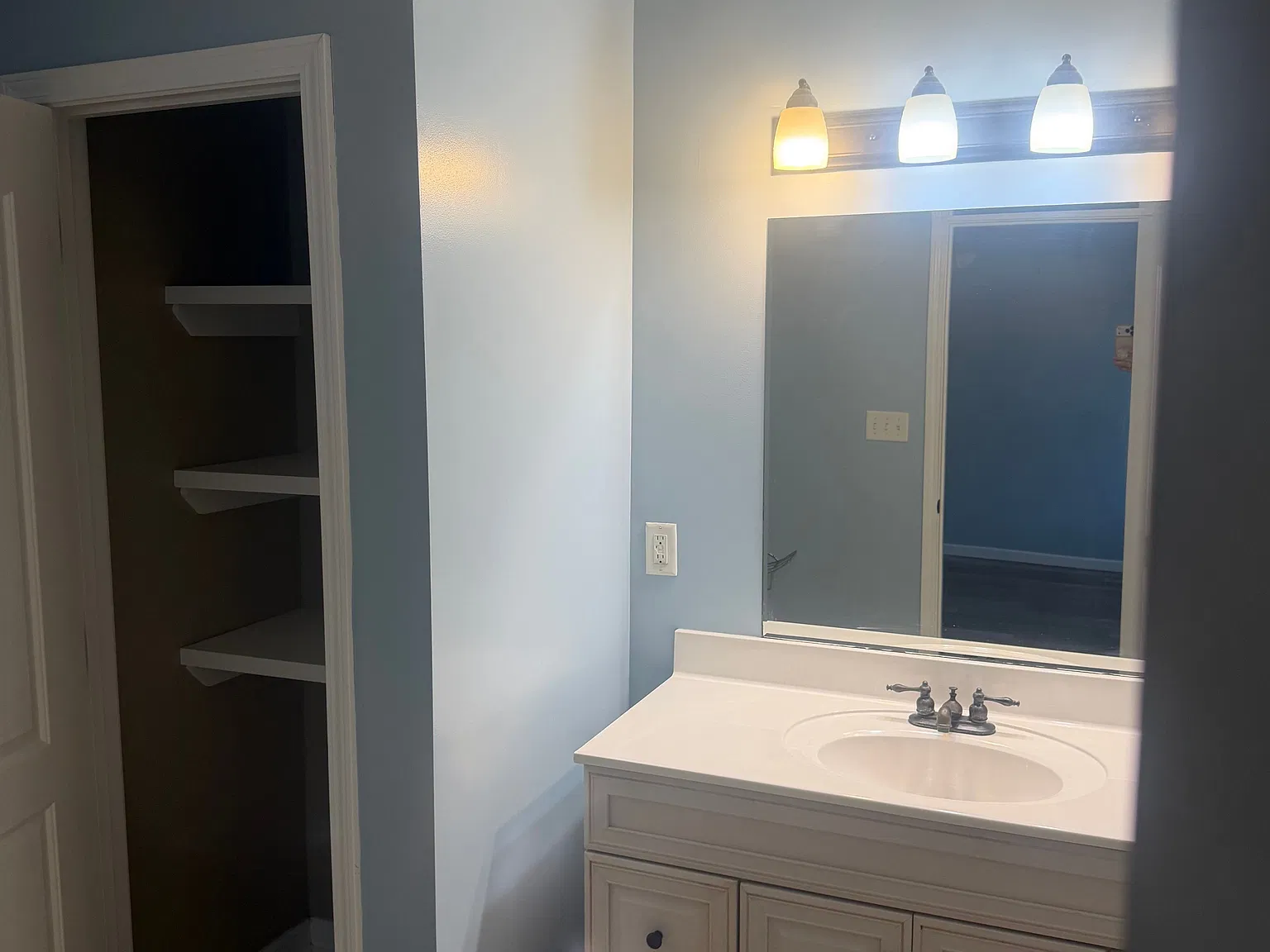 3 bed, 2.0 bath, 1480 sqft, $1,600 — Photo 4