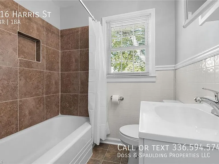 916 Harris St — Photo 10