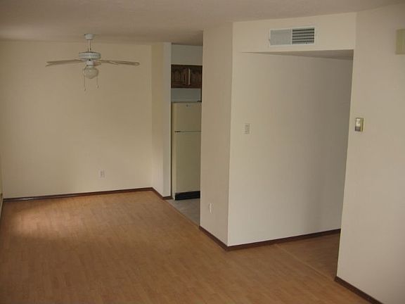 4th image of 2829 Palo Verde Dr NE APT D