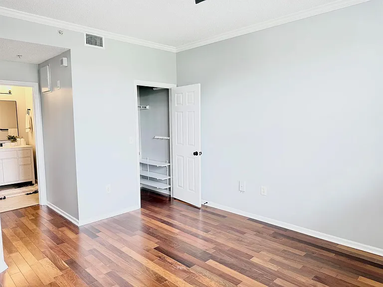 2080 Greenview Shores Blvd #413 — Photo 17