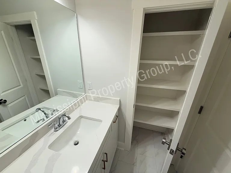 611 Miramar Ln — Photo 22