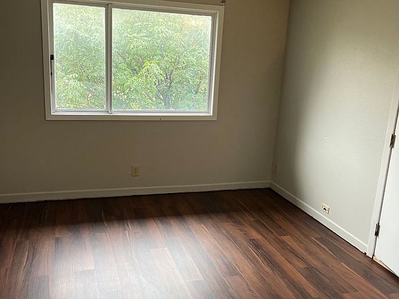 3rd image of 106 Cherry Hills Ct #D