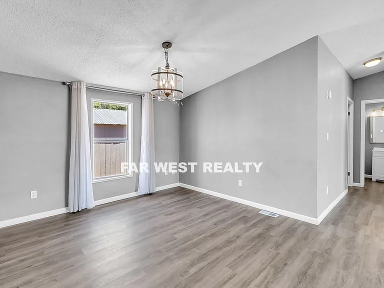 1355 Palo Verde Dr — Photo 4