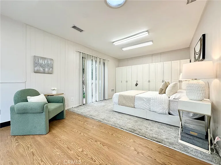 6220 Etiwanda Ave — Photo 21