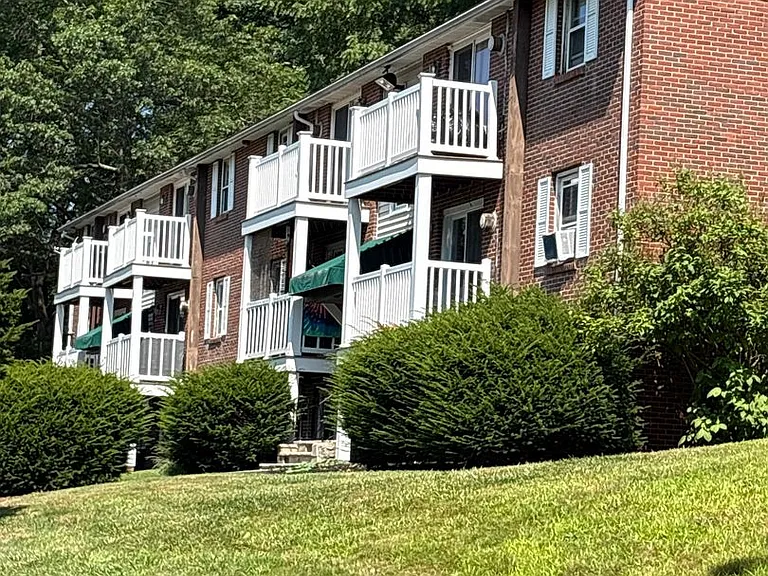 High Ridge Apartments - Two Bedroom One Bath Apartments - Heat & Hot Water Included — Photo 9