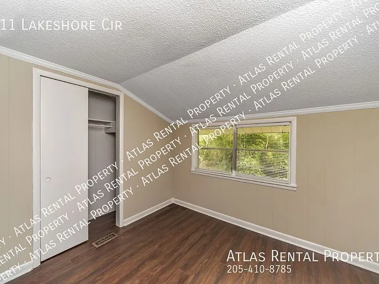 211 Lakeshore Cir — Photo 11