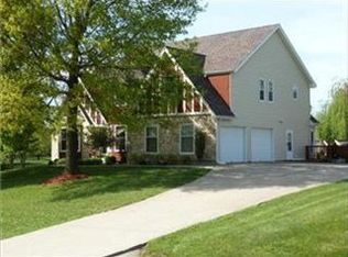 12818 NW 79th St, Parkville, MO 64152