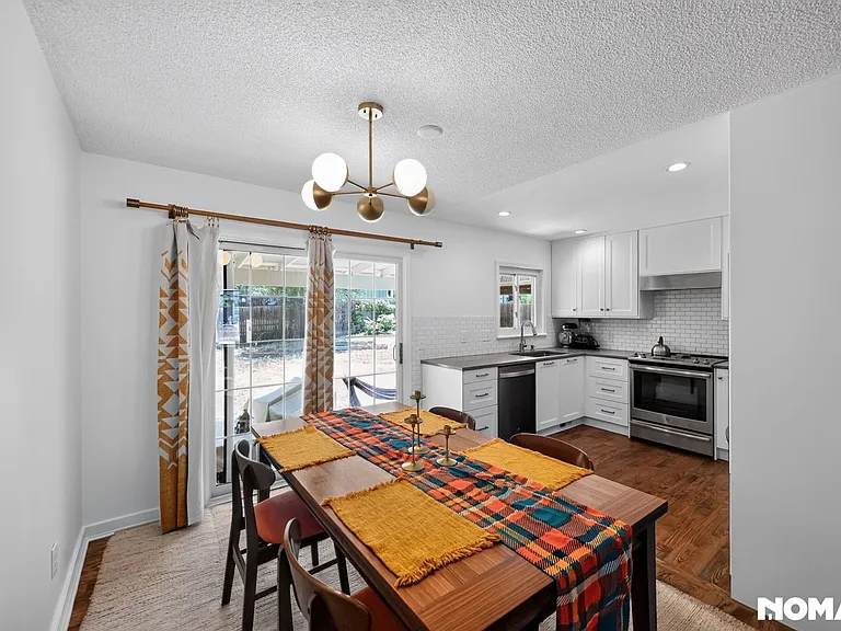 15652 E Jefferson Ave — Photo 8