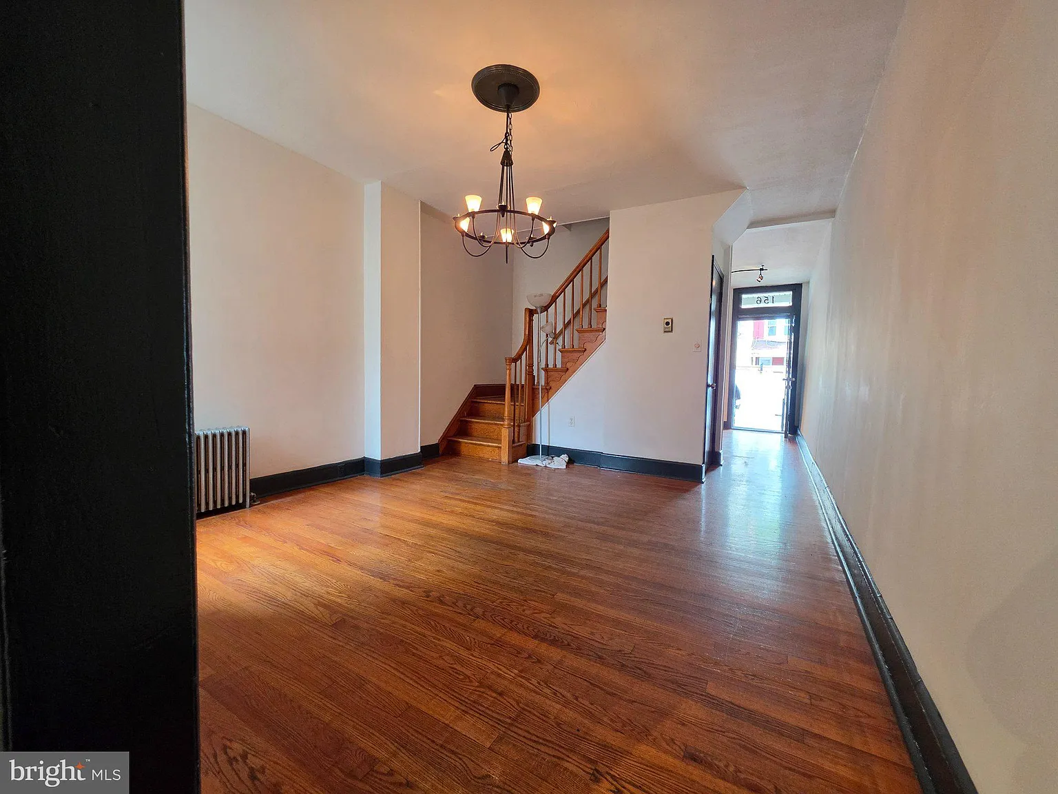 2 bed, 1.0 bath, 980 sqft, $1,875 — Photo 2