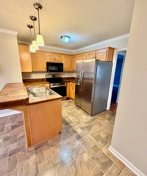 Kitchen with brand new appliances