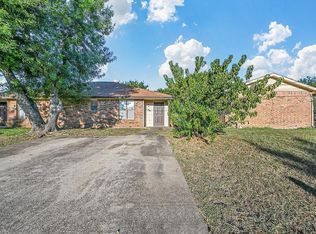 1126 S Clark Rd, Cedar Hill, TX 75104