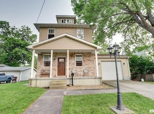 130 E Powell St, Taylorville, IL 62568