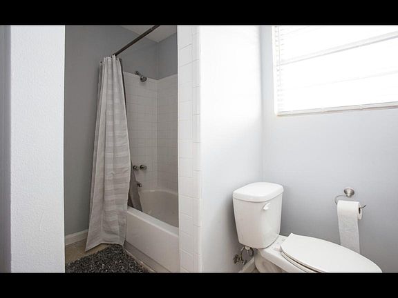 2nd image of 9400 Palmetto St