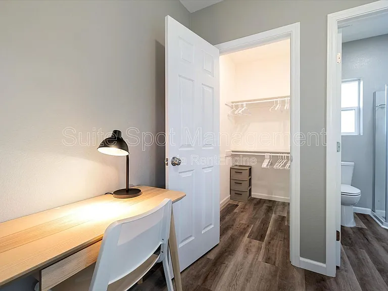 160 Harrison Ave #D3 — Photo 15