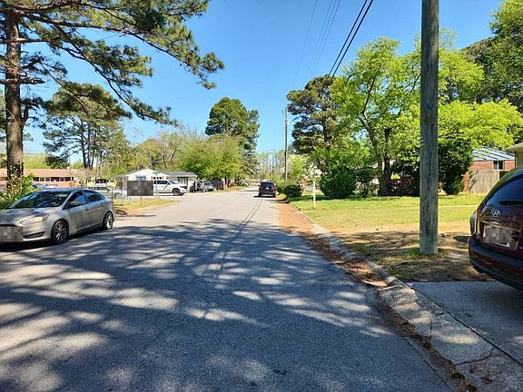 4th image of 535 McLean St