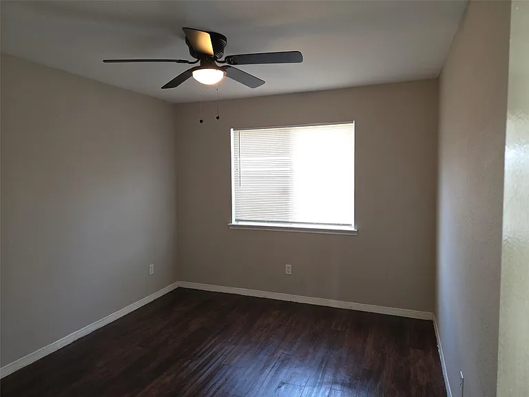 6303 Gladewell Dr — Photo 18