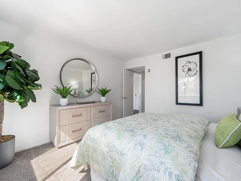 Hampton Pointe — Photo 31
