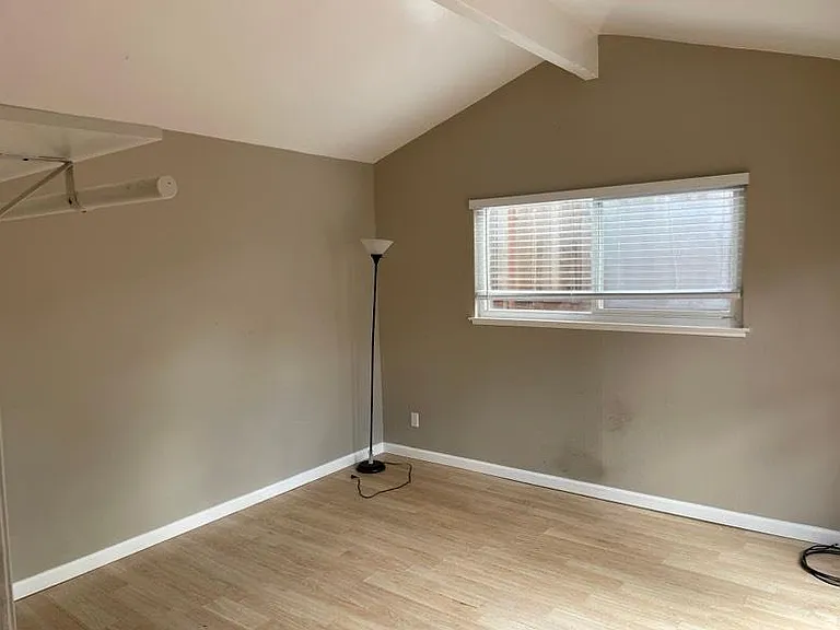 1260 Glacier Dr #8 — Photo 5