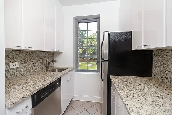 Rented by Siba Management Inc. | media 22