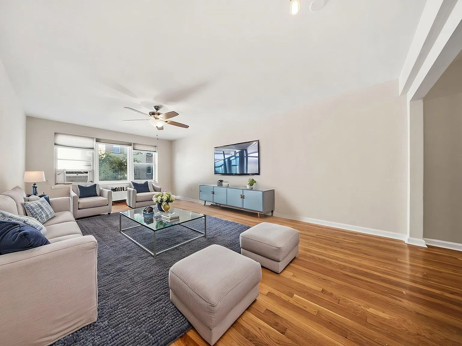 2 bed, 1.0 bath, $2,595 — Photo 3