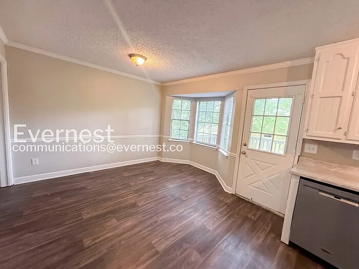 335 Jamestown Manor Dr — Photo 3