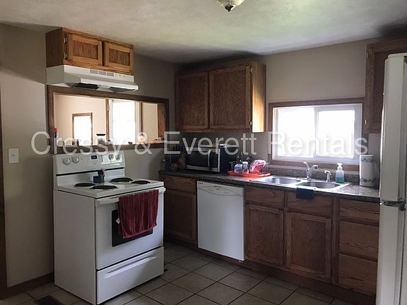 4th image of 1157 Centerfield Ave