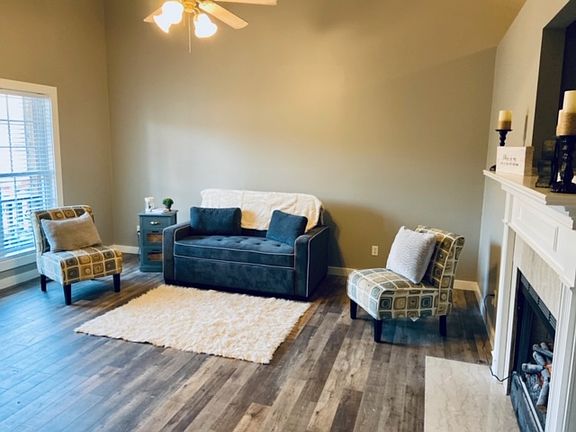 Cathedral ceiling, fireplace