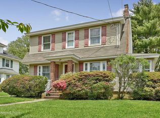 144 Wellington Rd, Mineola, NY 11501