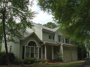 6610 Lyndonville Dr, Charlotte, NC 28277