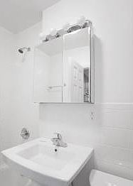 5th image of 207 E 88th St APT 4B