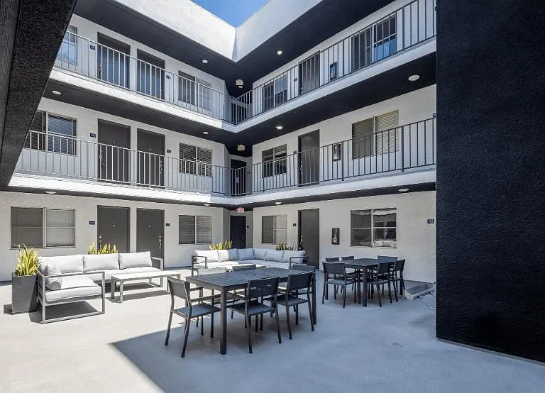 301 North Alvarado Street — Photo 21