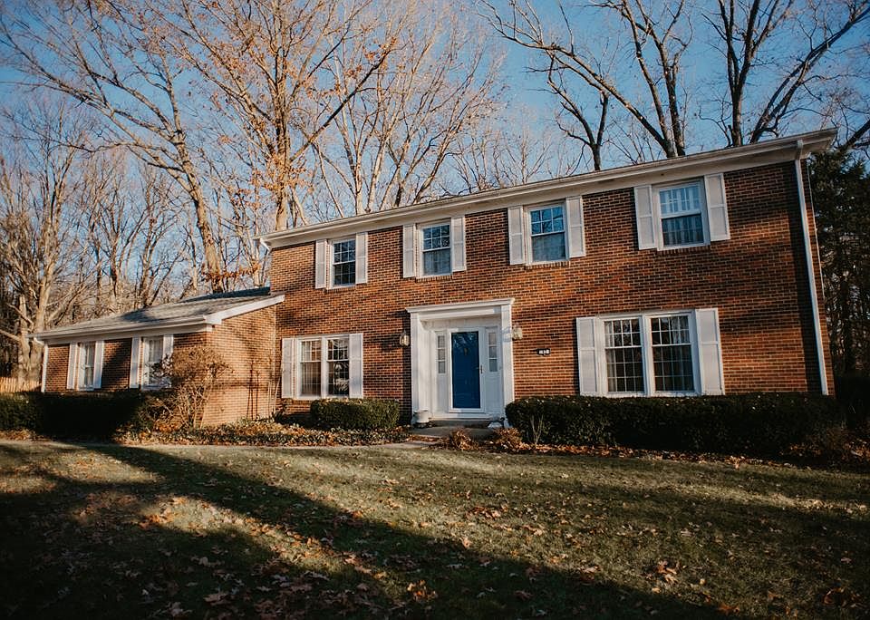 1st image of 42 Lakeshore Dr