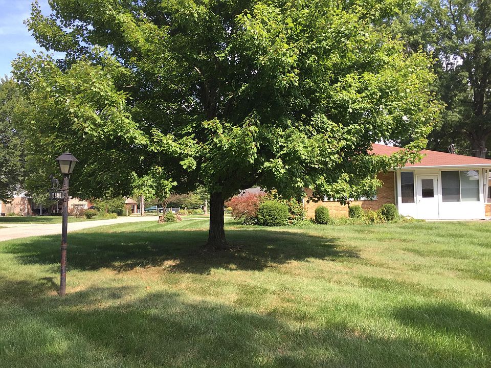 2nd image of 8548 Deerway Dr