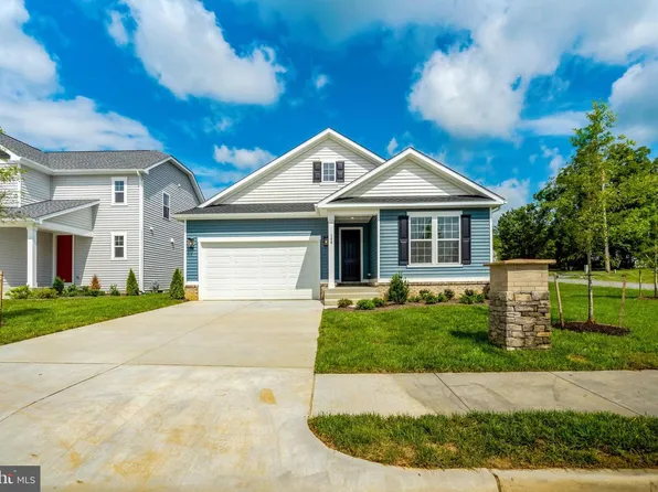 100 Midsummer Ln, Middletown, VA 22645