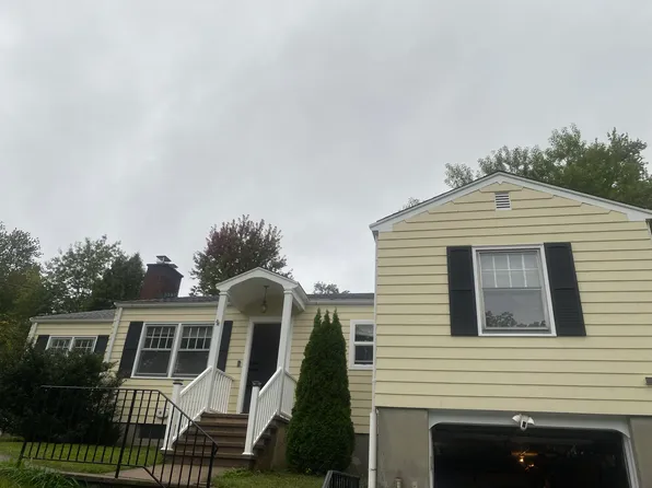 2 Entrance Rd, Milford, CT 06460