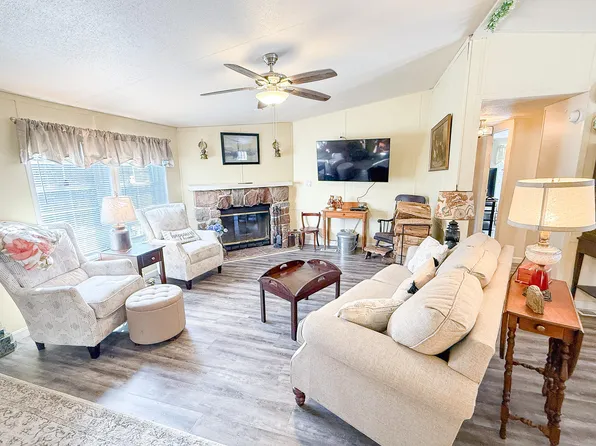 900 W Bay Road, Gouldsboro, ME 04607