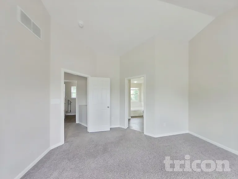1032 Central Park Blvd S — Photo 9
