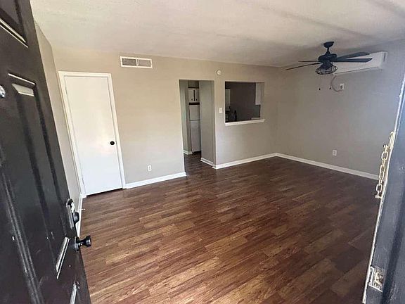 5th image of 327 E Locust St APT 207