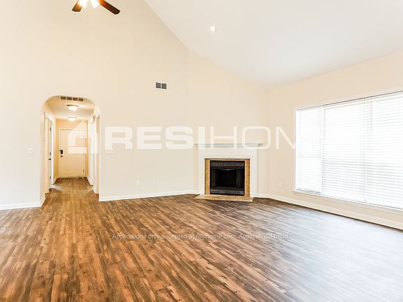 4th image of 420 Camden Cove Cir